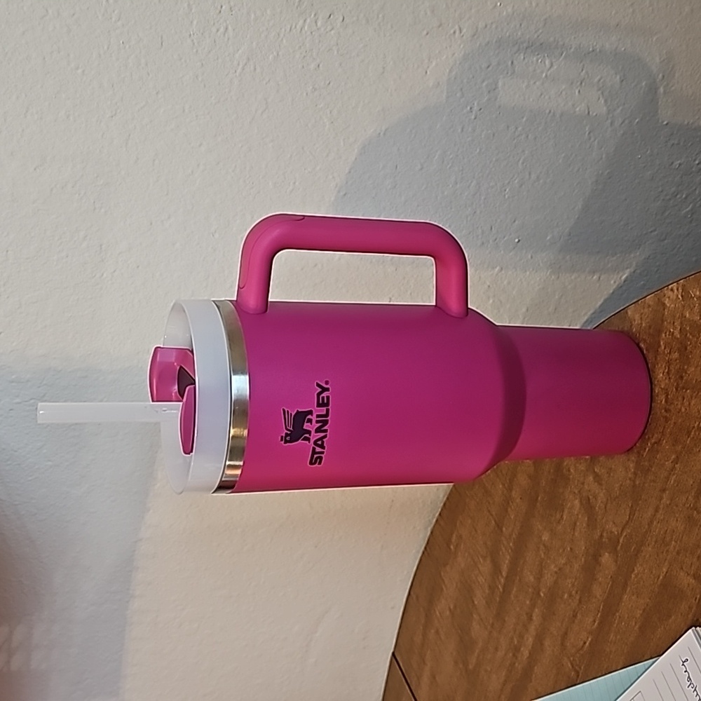 Stanley quencher 40 oz fuchsia